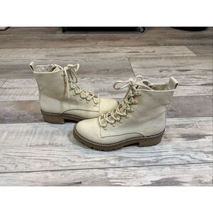 Universal Thread Cream Parker Combat Boots Size 7 1/2